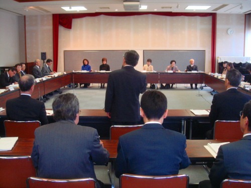 総合開発審議会が開催され、「島根総合発展計画」を協議しました。