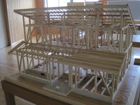 （写真）木造住宅模型１