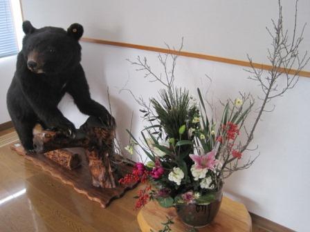 （写真）研修宿棟もお正月を迎える花が飾られました