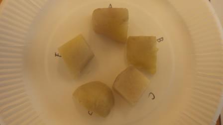 （写真）5種の里芋
