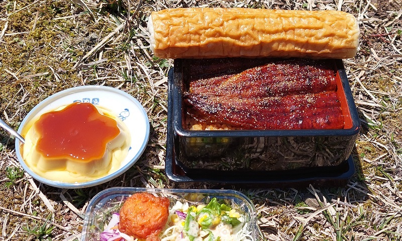 スタッフのうな重弁当の画像