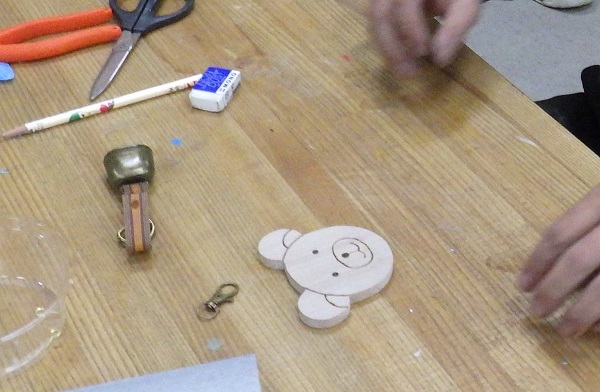 くまの形に切り抜き