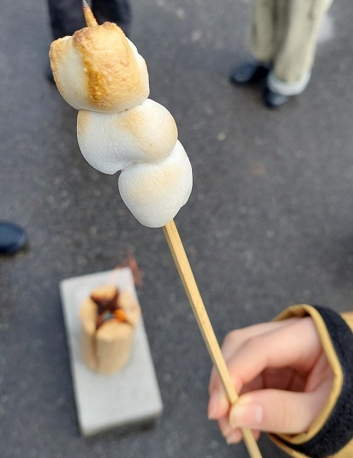 トーチで焼いたマシュマロの画像