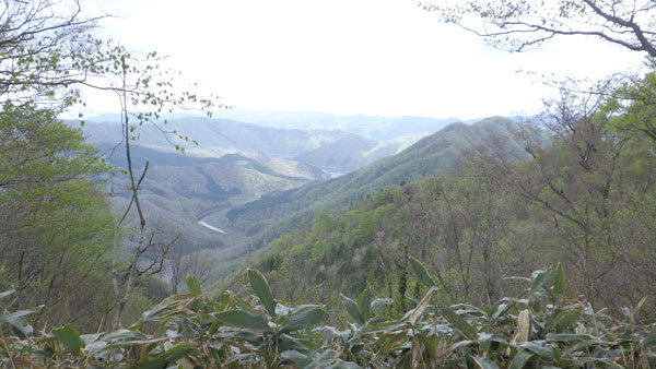 指谷山頂からの高暮ダムの画像