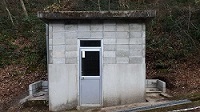 位出谷駐車場トイレの外観