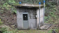門坂駐車場トイレの外観