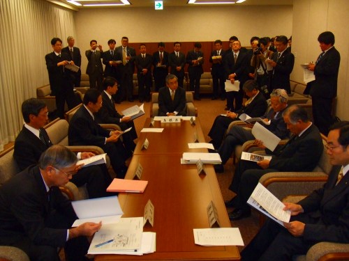 ポスト過疎法をめぐり、中四国地方の９県の知事が都内で会合を行いました。