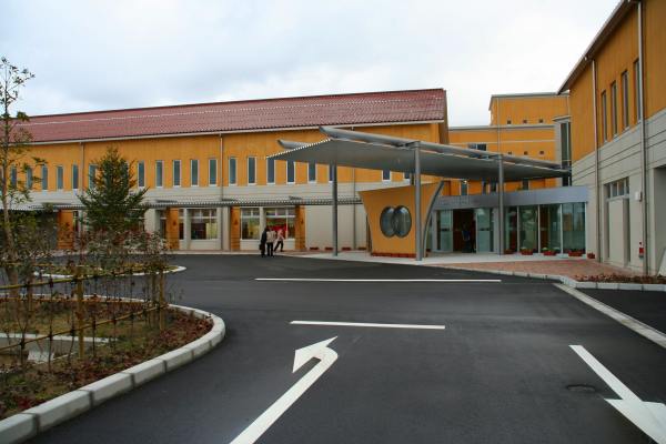 「島根県立こころの医療センター」が完成し、竣工・開院式典が行われました。