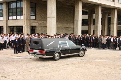 故澄田前知事と県庁前で最後のお別れの様子