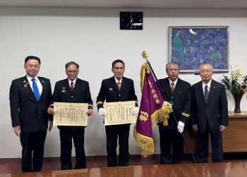 贈呈式後の記念撮影