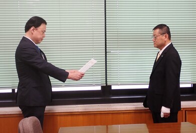 感謝状贈呈のようす