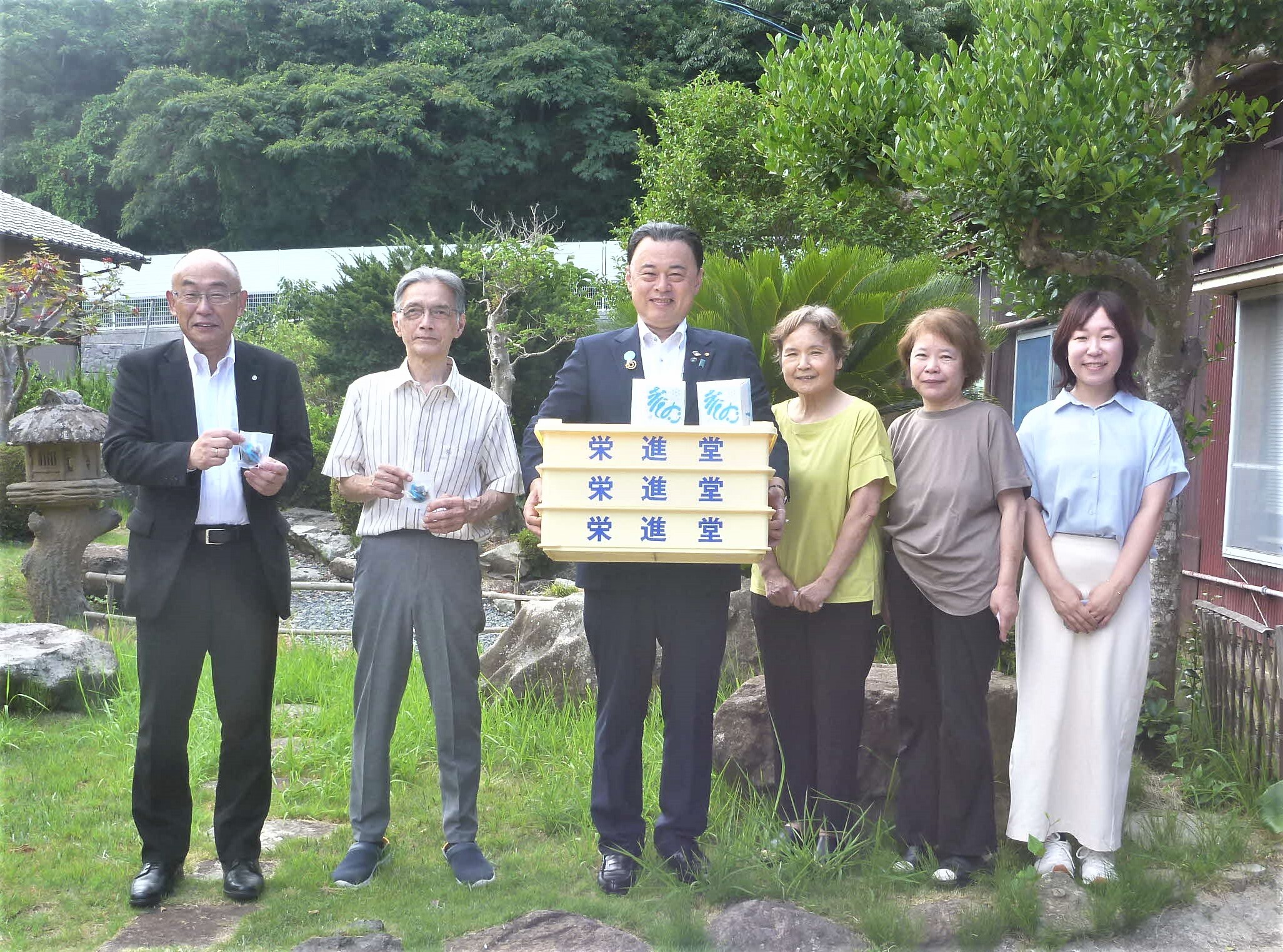 栄進堂の皆さんと