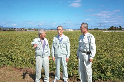 農地の利用について話し合うファーム南の組合員の写真