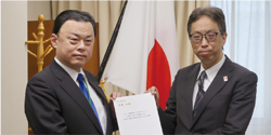 丸山知事の写真