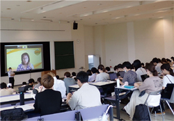 大学での講座の様子の写真