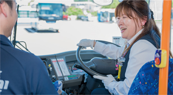 バスの運転手の写真