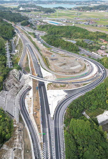 建設中の出雲ICの写真