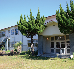 旧校舎を活用したHEKICHIKAKINOKIの写真