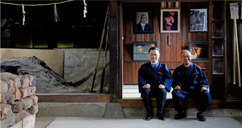 堀尾薫氏と丸山達也知事の写真-2