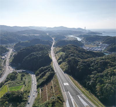 建設中の三隅益田道路の写真