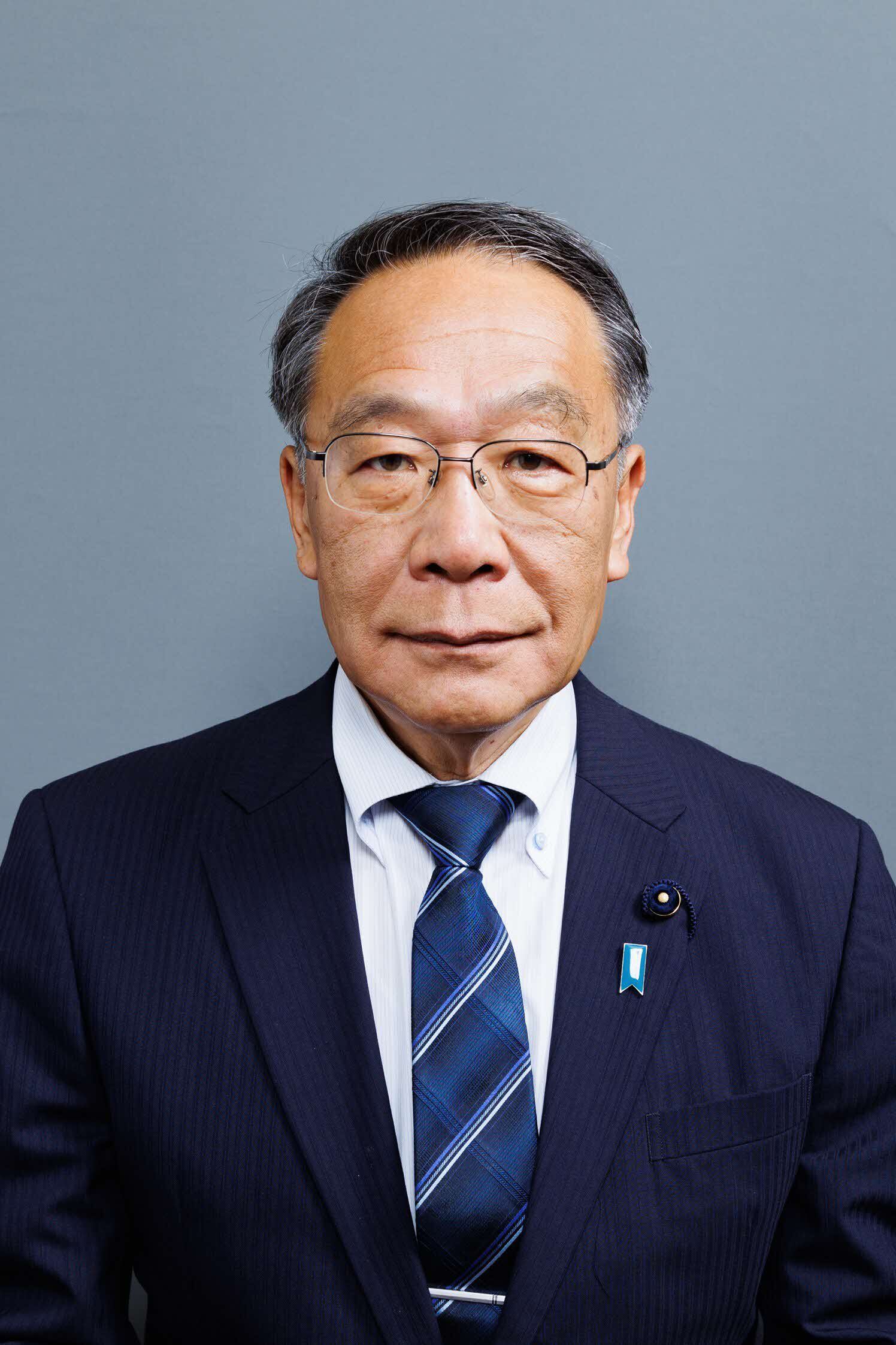 山根議長写真