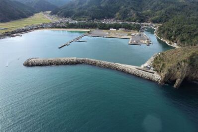 中村海水浴場、中村漁港、中村川