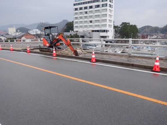 港橋歩道修繕その1