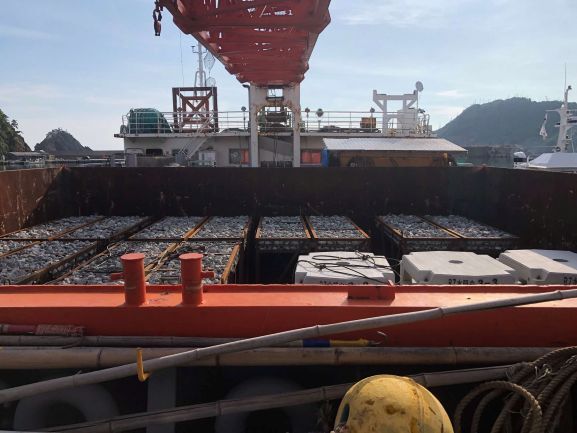 起重機船2