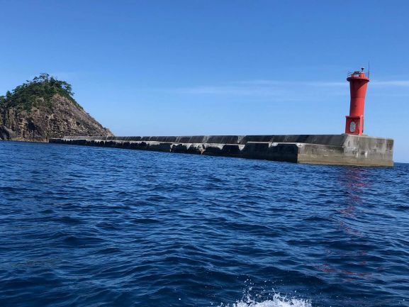 北防波堤と釜島