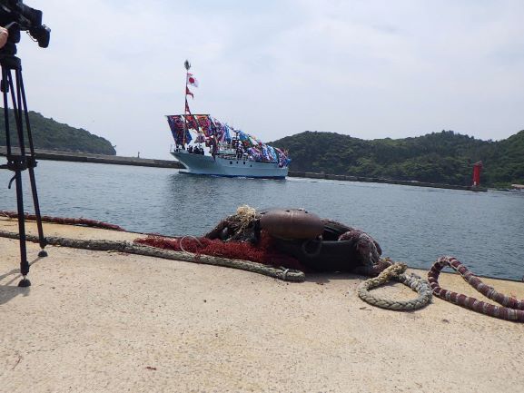祈禱後の着岸へ