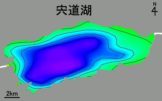 宍道湖の湖底に広く浅く貧酸素水塊が広がっている。