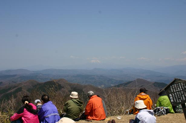 山頂から見える大山の写真