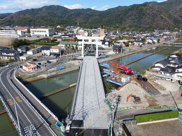 宇迦橋南詰上空から