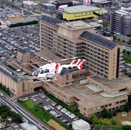 中央病院周辺を飛行中のドクターヘリ