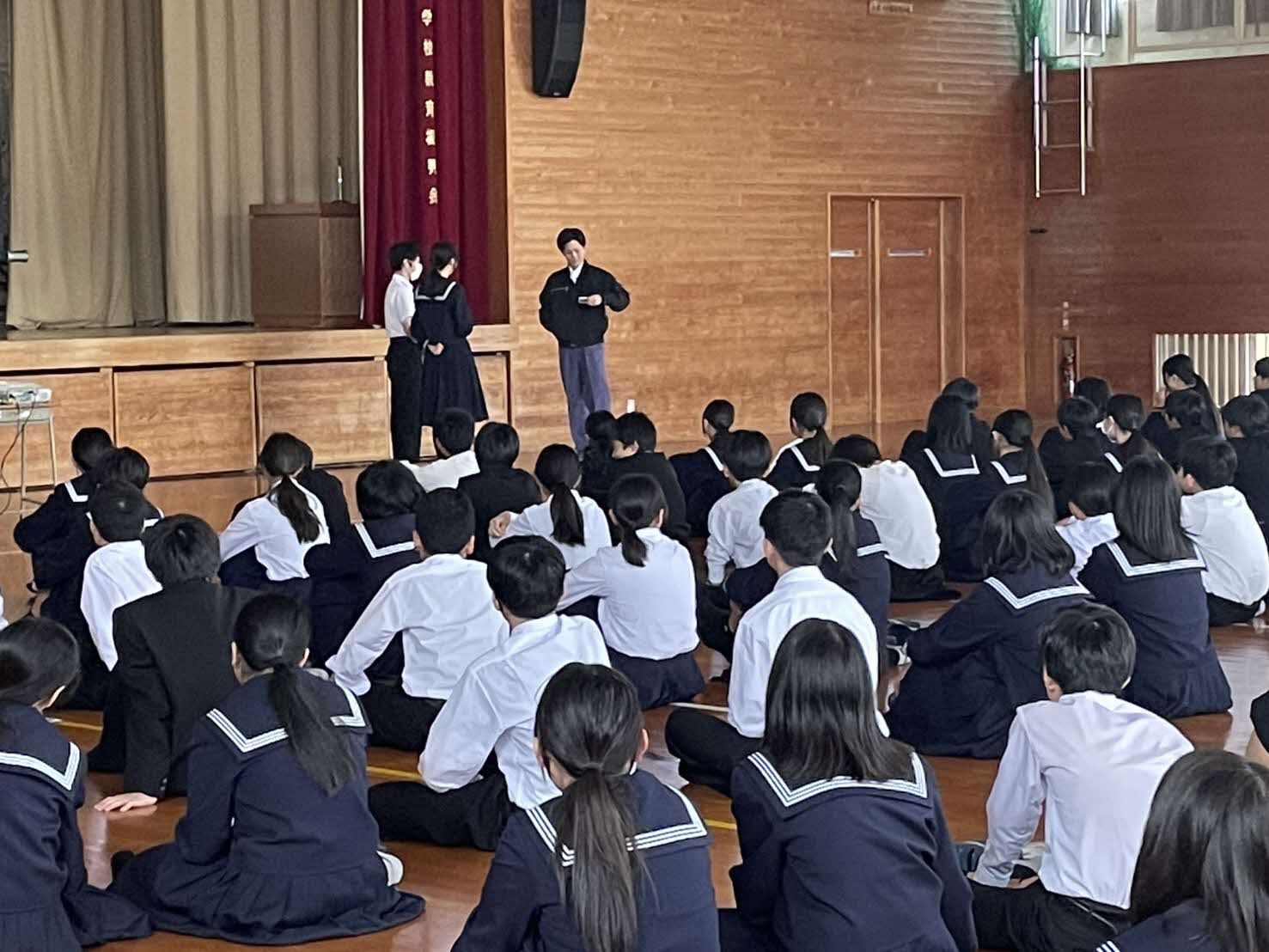 出雲市立湖陵中学校でネット安全教室の様子３