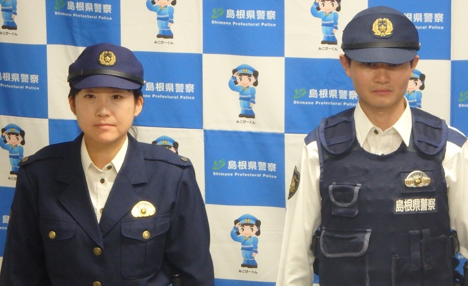 ノーネクタイ状態の写真