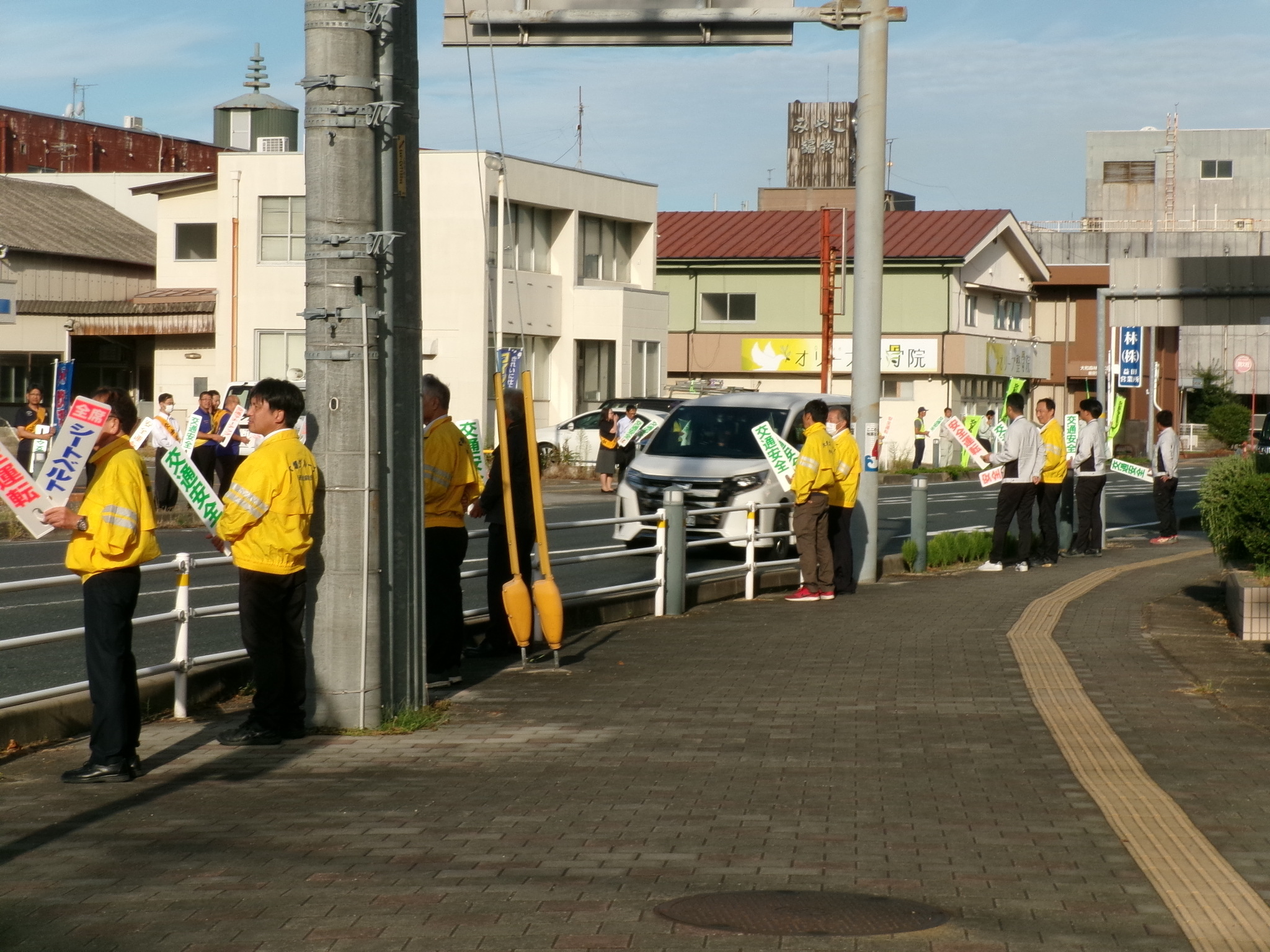 街頭監視国道沿い