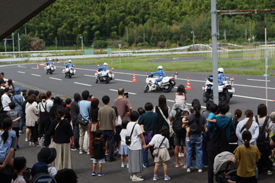 白バイ走行
